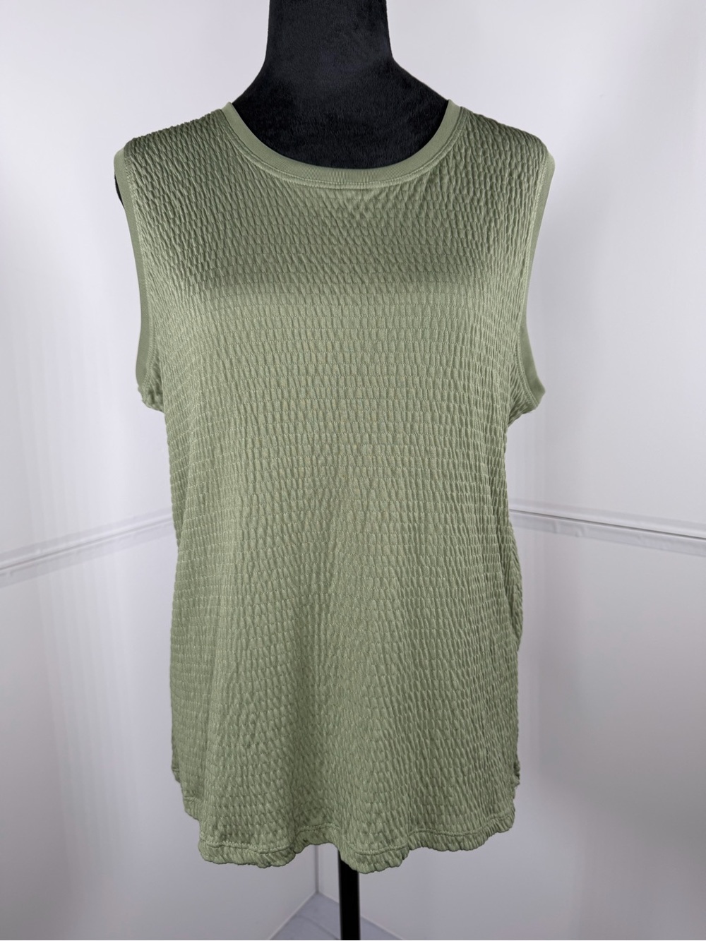 Allison Daley Sage Green Textured Sleeveless Top Stretch Tank Size Medium